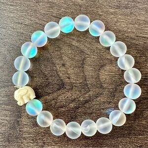 Opalite Iridescent Beaded Bracelet w Carved Elephant Charm – Frosted Glass Look